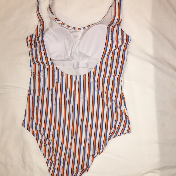 Cupshe-striped one piece - Picture 2 of 3